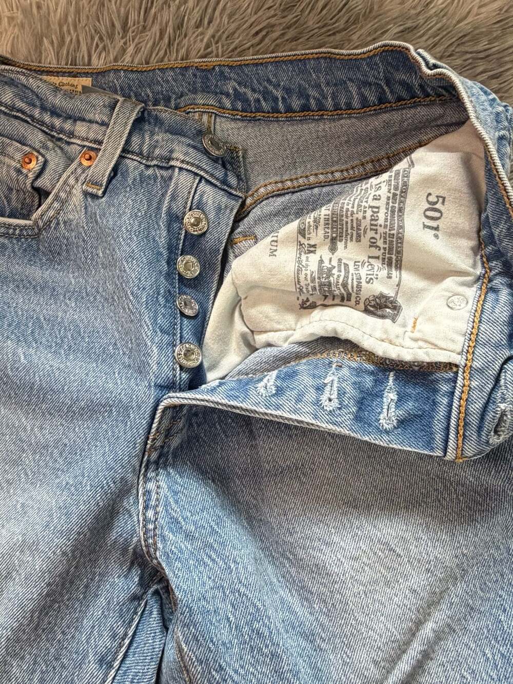 Levi's Premium 501 Original Fit Jeans Light Wash Size 25x28 - Picture 8 of 9
